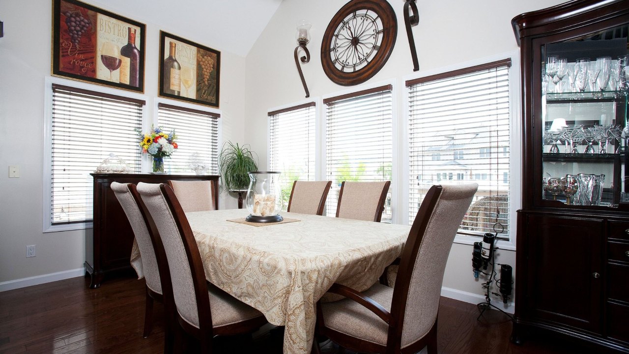 259 Gordon Place, Freeport, NY, 11520 Scene 3