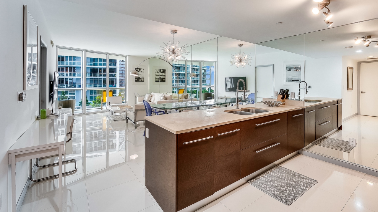 Icon-Brickell-#1611-01