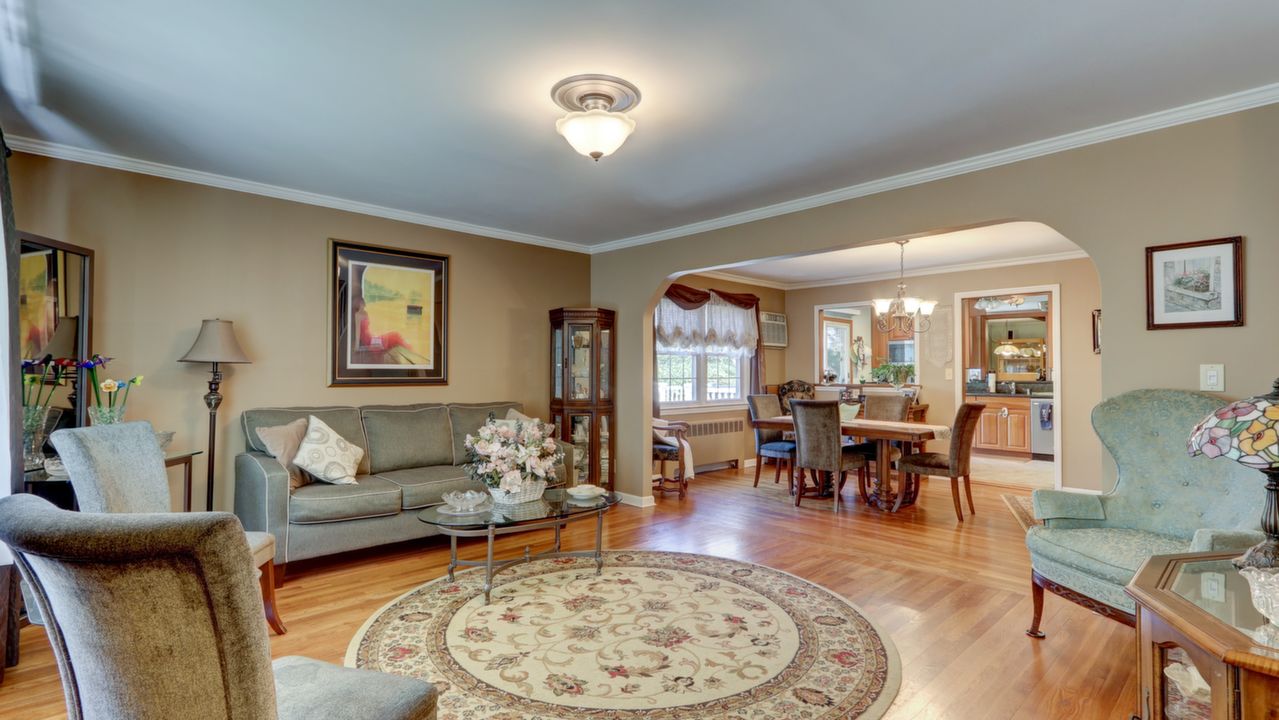 175 Liberty Ave, North Babylon, NY, 11703 Scene 4