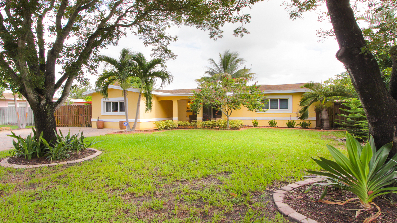 1211-NW-45th-St-01