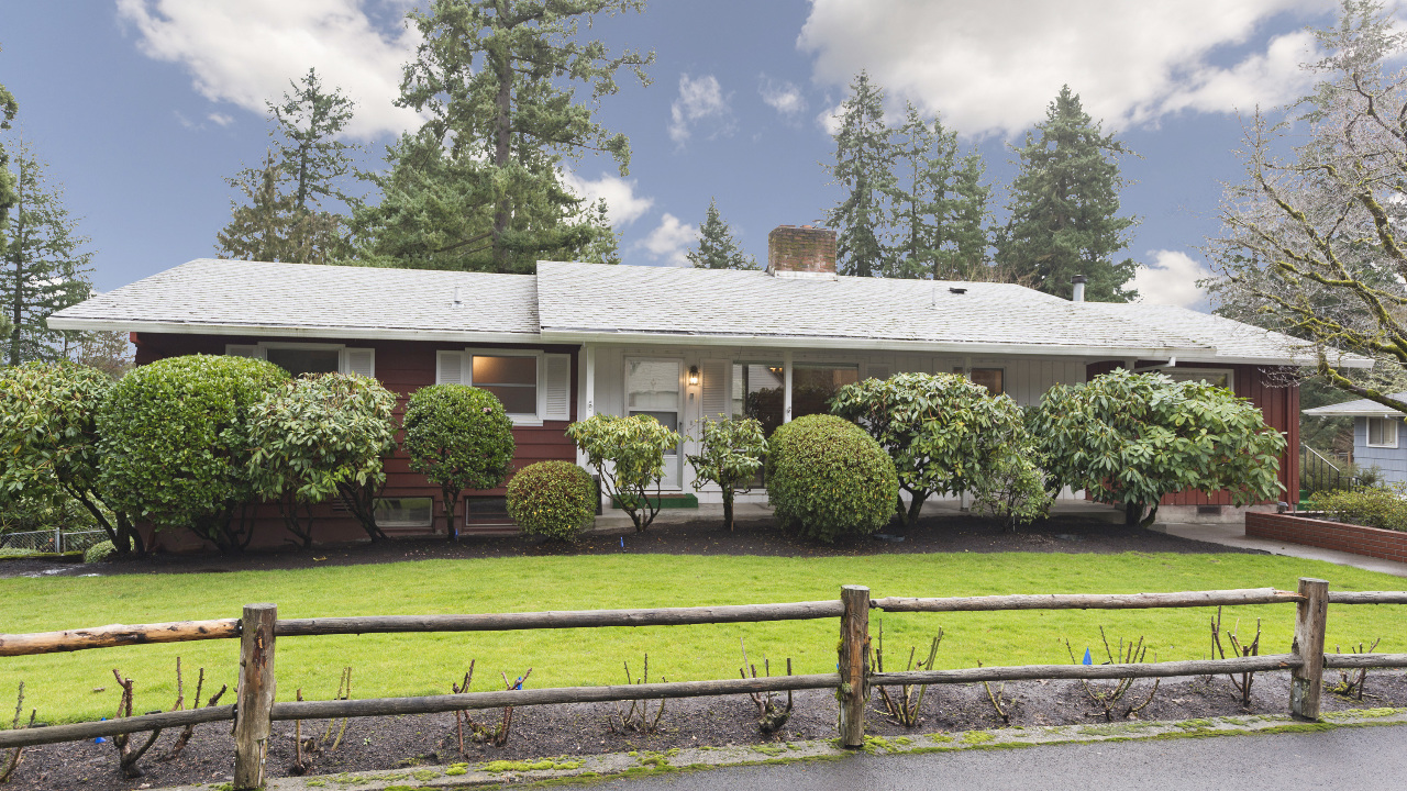 13530 SE Beech St, Portland, OR, 97222 Scene 2