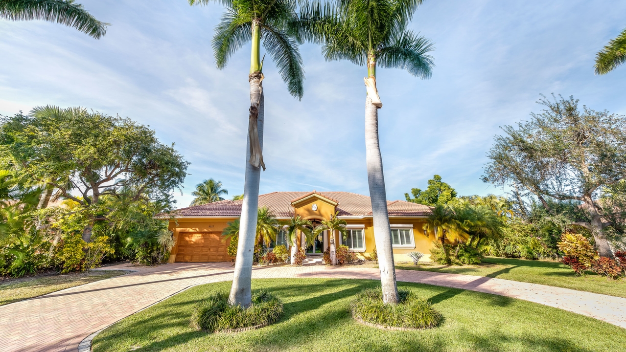 8217-SW-193rd-St-02