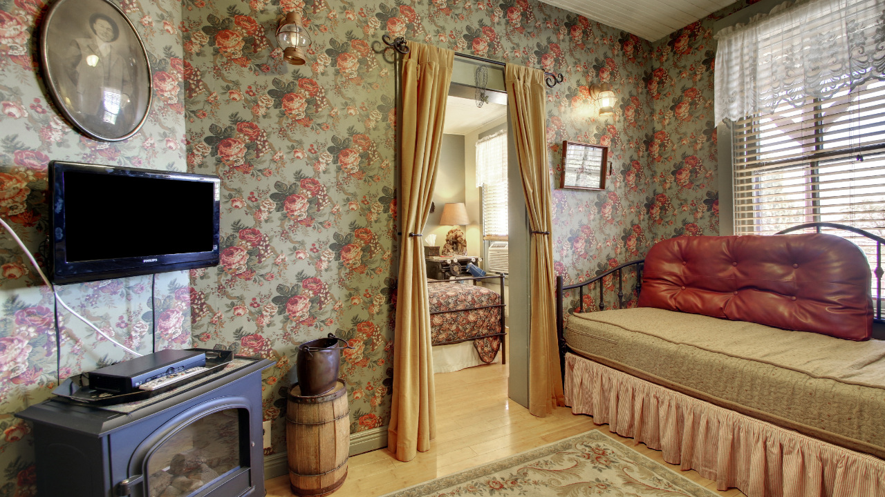 The Minerâ€™s Suite