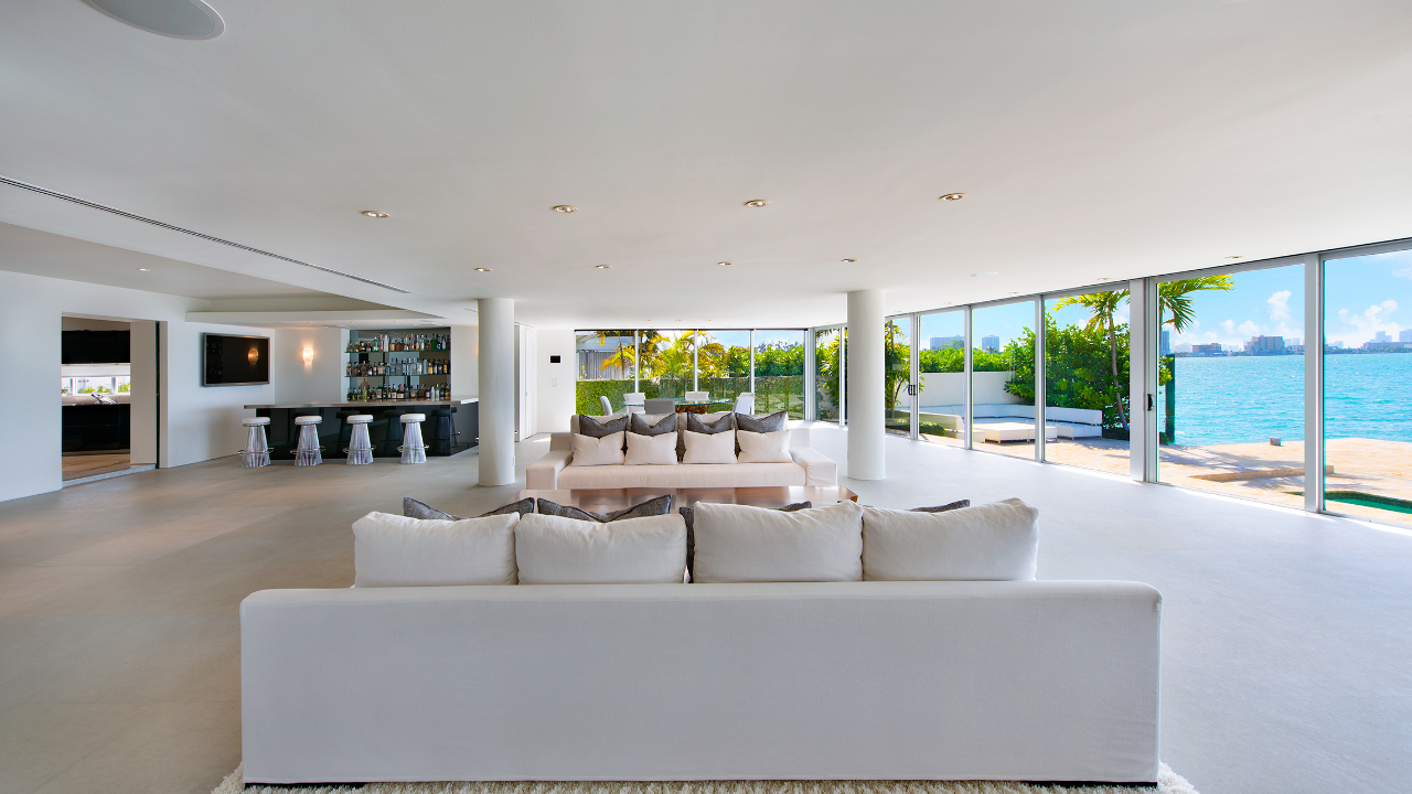 7936-Biscayne-Pt-Cir-04