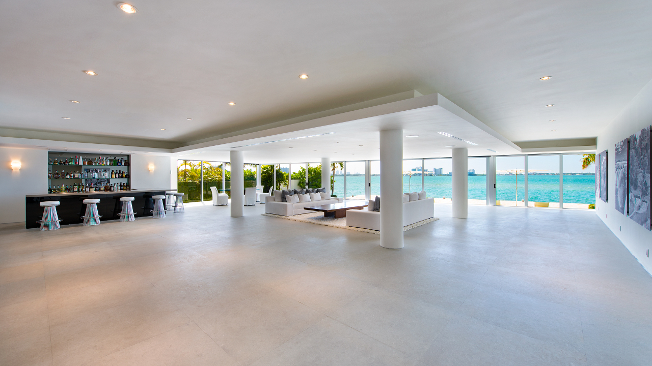 7936-Biscayne-Pt-Cir-03