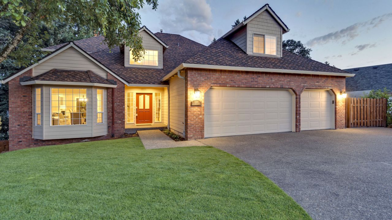 12210 SE Bluff Drive, Clackamas, OR, 97015 Scene 4