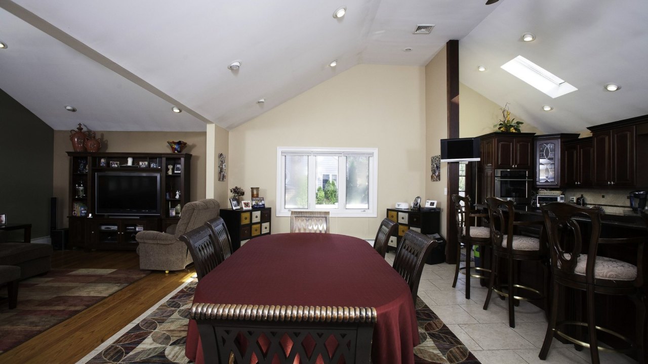 6 Herbert Avenue, Massapequa Park, NY, 11762 Scene 3