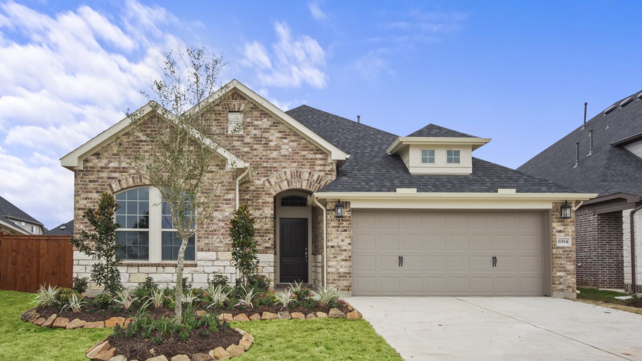 6914NorthElmwoodDr_001