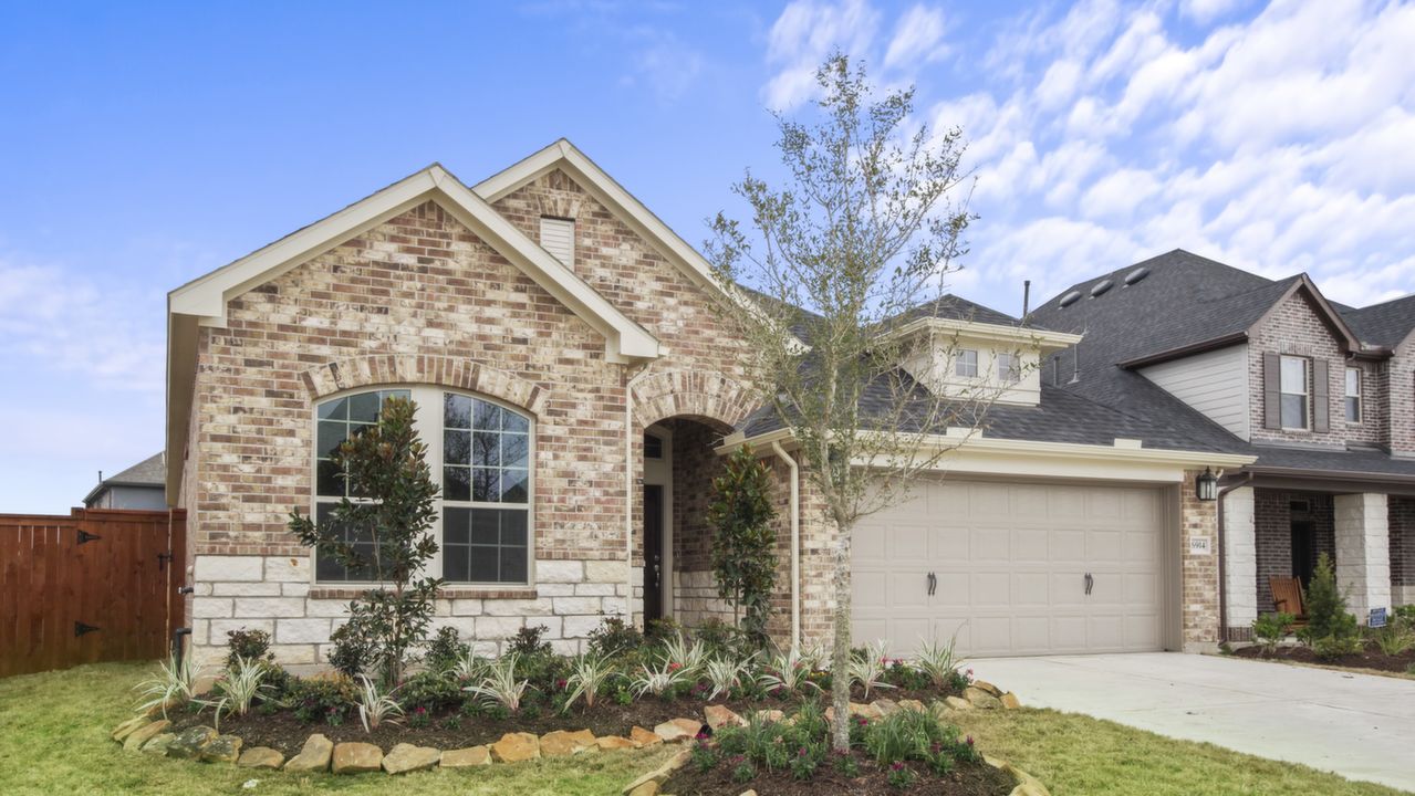 6914NorthElmwoodDr_002