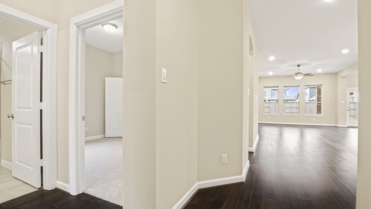 6914NorthElmwoodDr_004