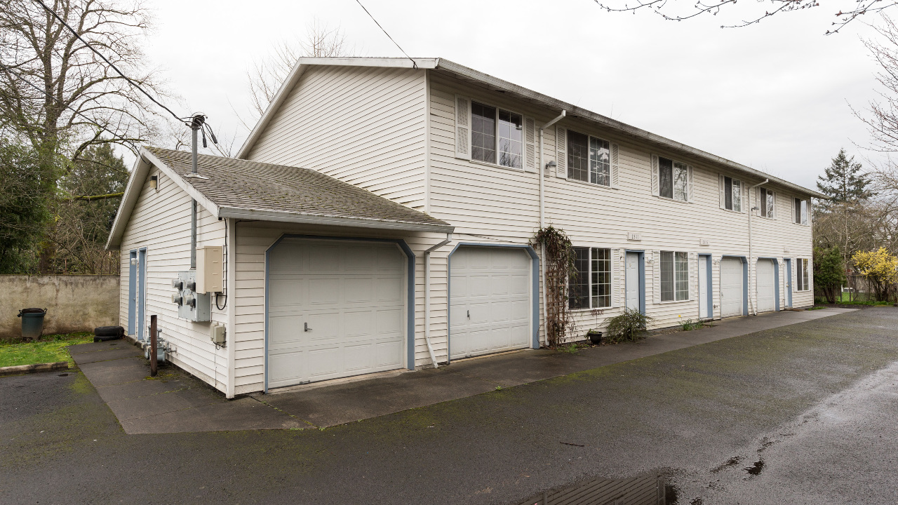 2309 SE 90th Ave, Portland, OR, 97216 Scene 4