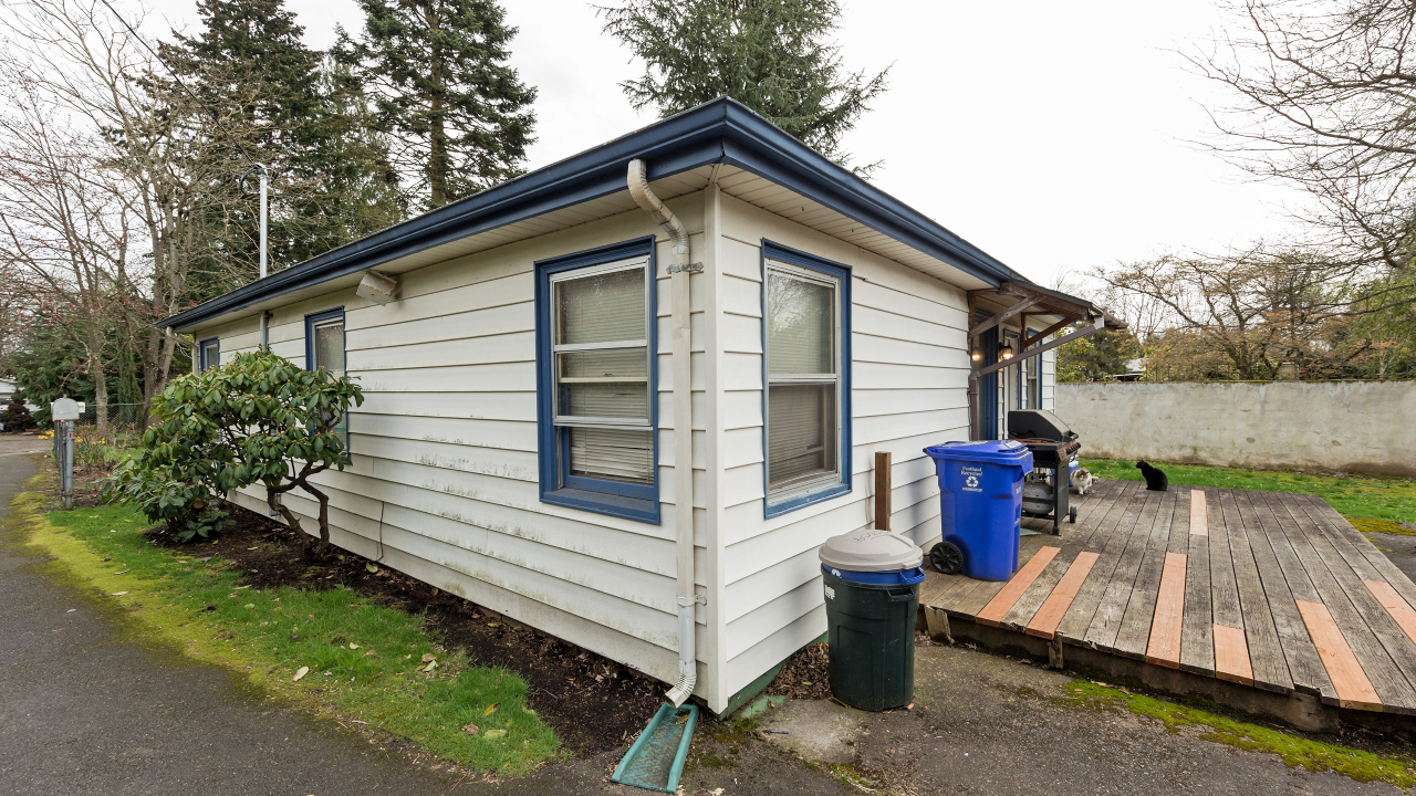 2309 SE 90th Ave, Portland, OR, 97216 Scene 3