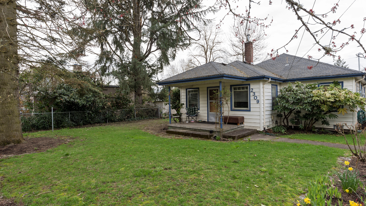 2309 SE 90th Ave, Portland, OR, 97216 Scene 1