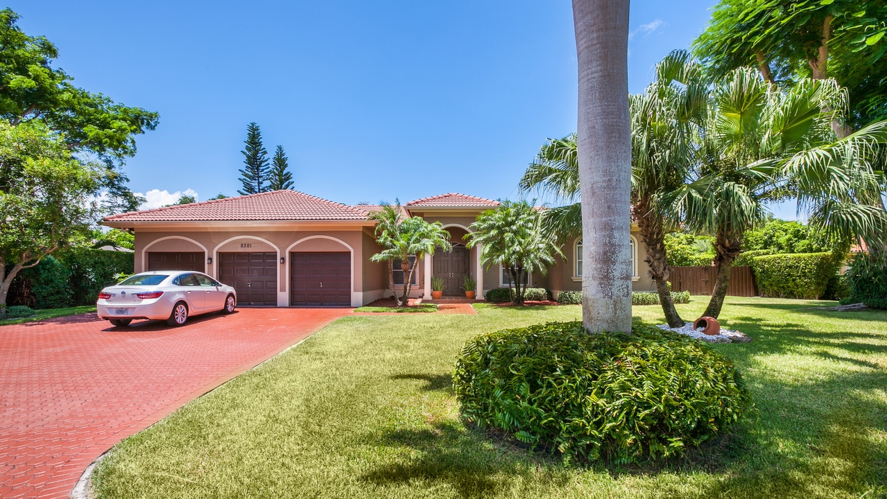 8301-SW-193rd-St-01