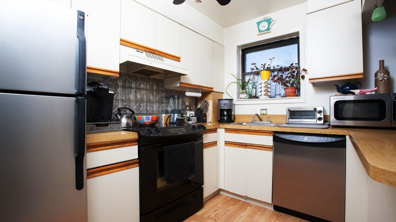 1329 Broadway Unit Q20, Hewlett, NY, 11557 Scene 2