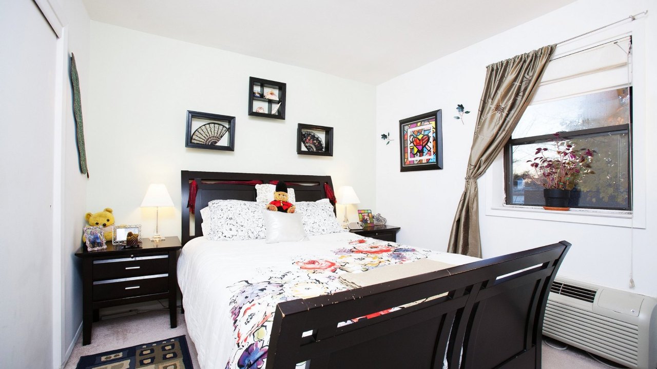 1329 Broadway Unit Q20, Hewlett, NY, 11557 Scene 4