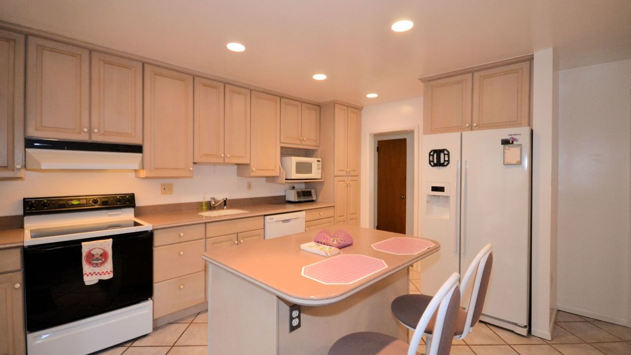 4921 Dara Faith Dr, Feasterville Trevose, PA, 19053 Scene 2