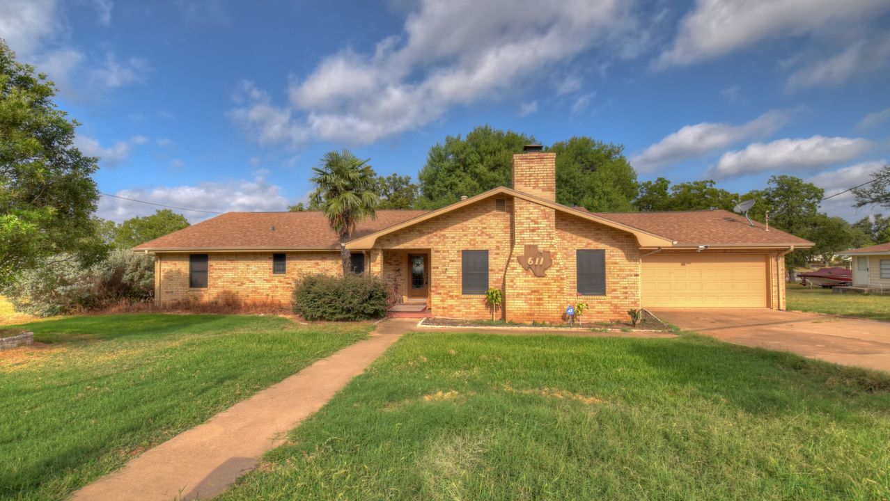 611 Lakewood Drive, Burnet, TX, 78611 Scene 2