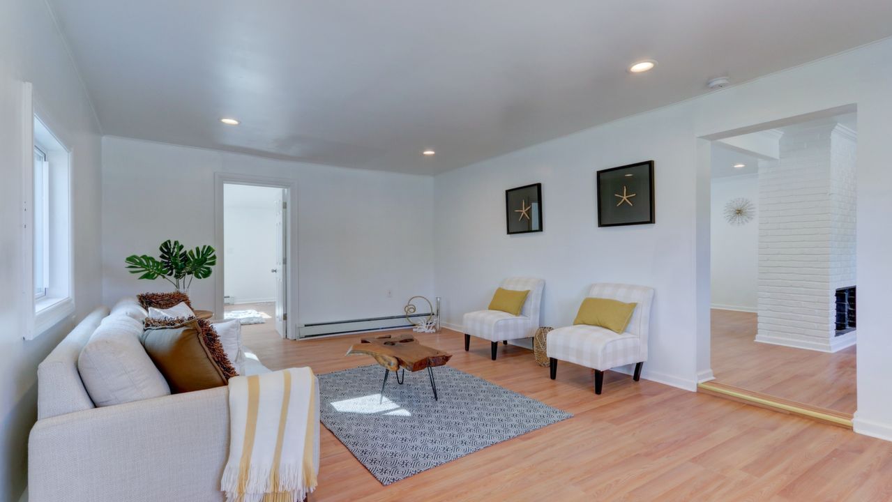 73 Bloomingdale Rd, Levittown, NY, 11756 Scene 4