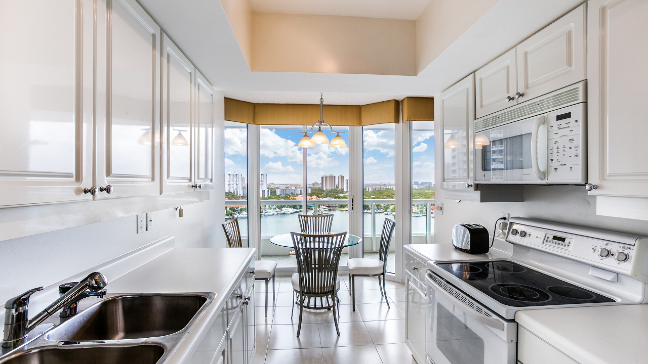 N-Tower-At-The-Point-#1504-11