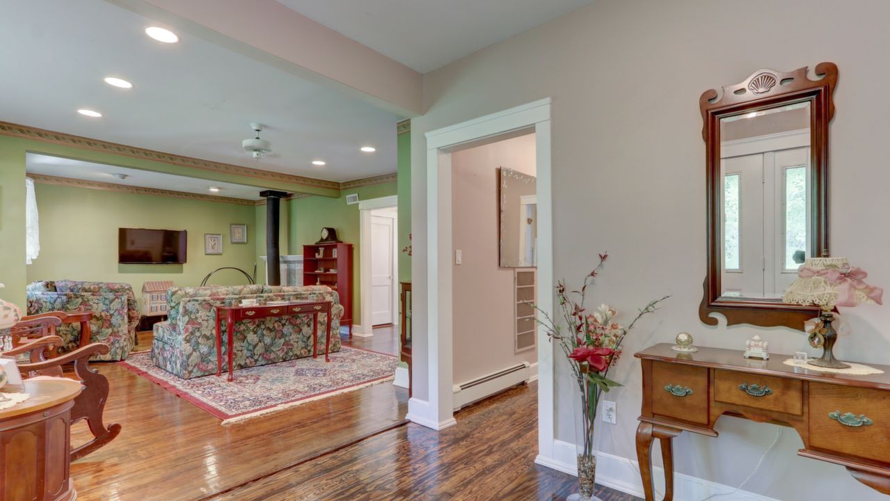 8 Midwood Ave, Nesconset, NY, 11767 Scene 4