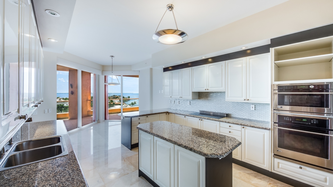 Gables-Club-Twr-I-#9E-08