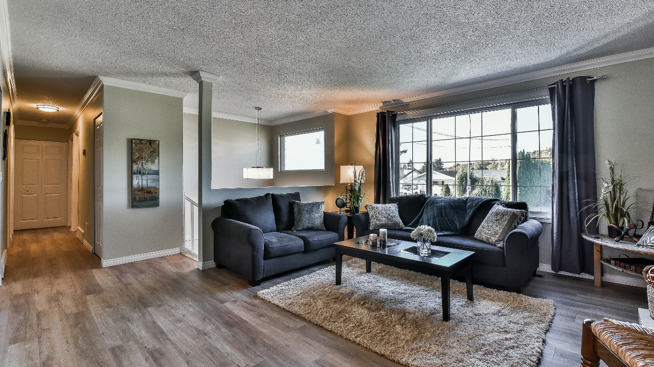 3244 Clearbrook Rd, Abbotsford, BC, V2T 4N7 Scene 3