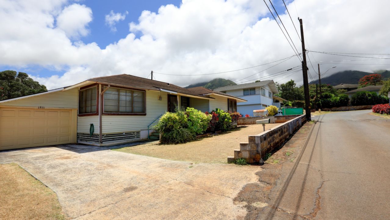 Front Street View South