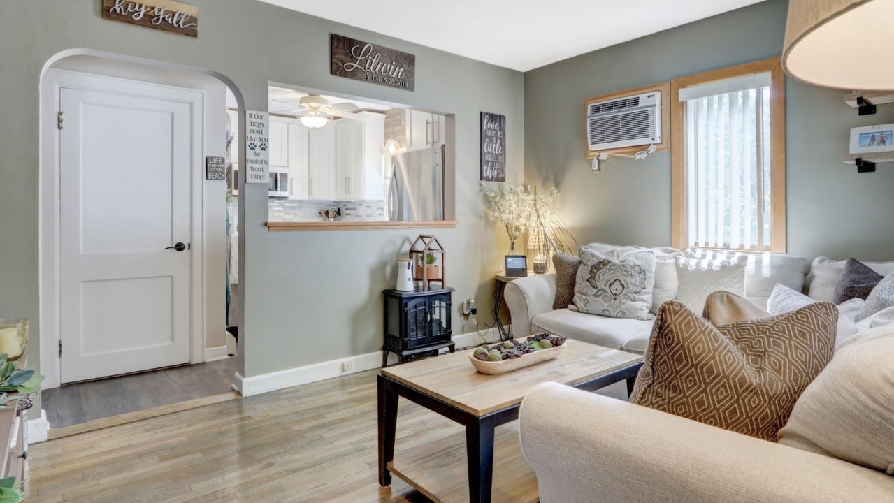 450 Howard Ave, Copiague, NY, 33815 Scene 3