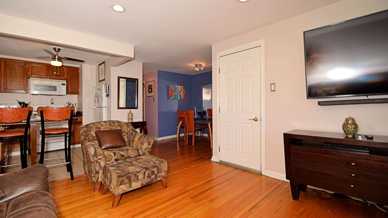 9427 Lansford St, Philadelphia, PA, 19114 Scene 2