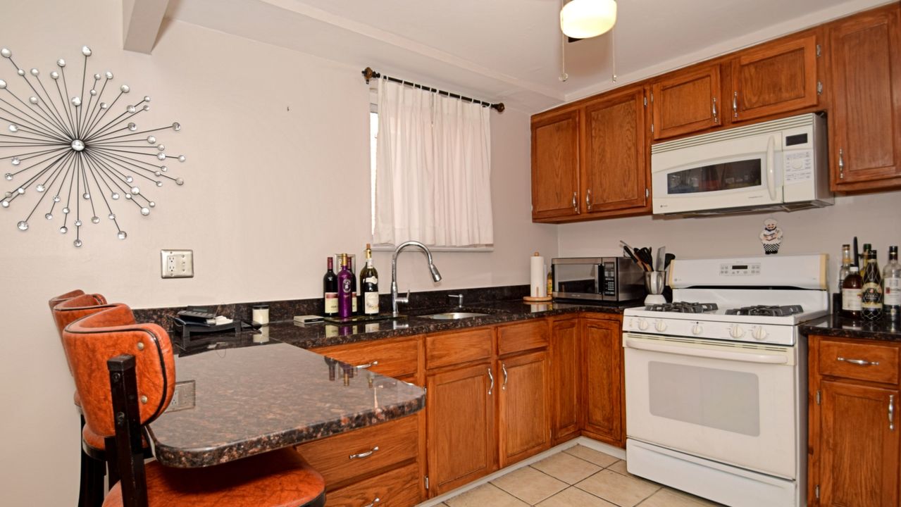 9427 Lansford St, Philadelphia, PA, 19114 Scene 3