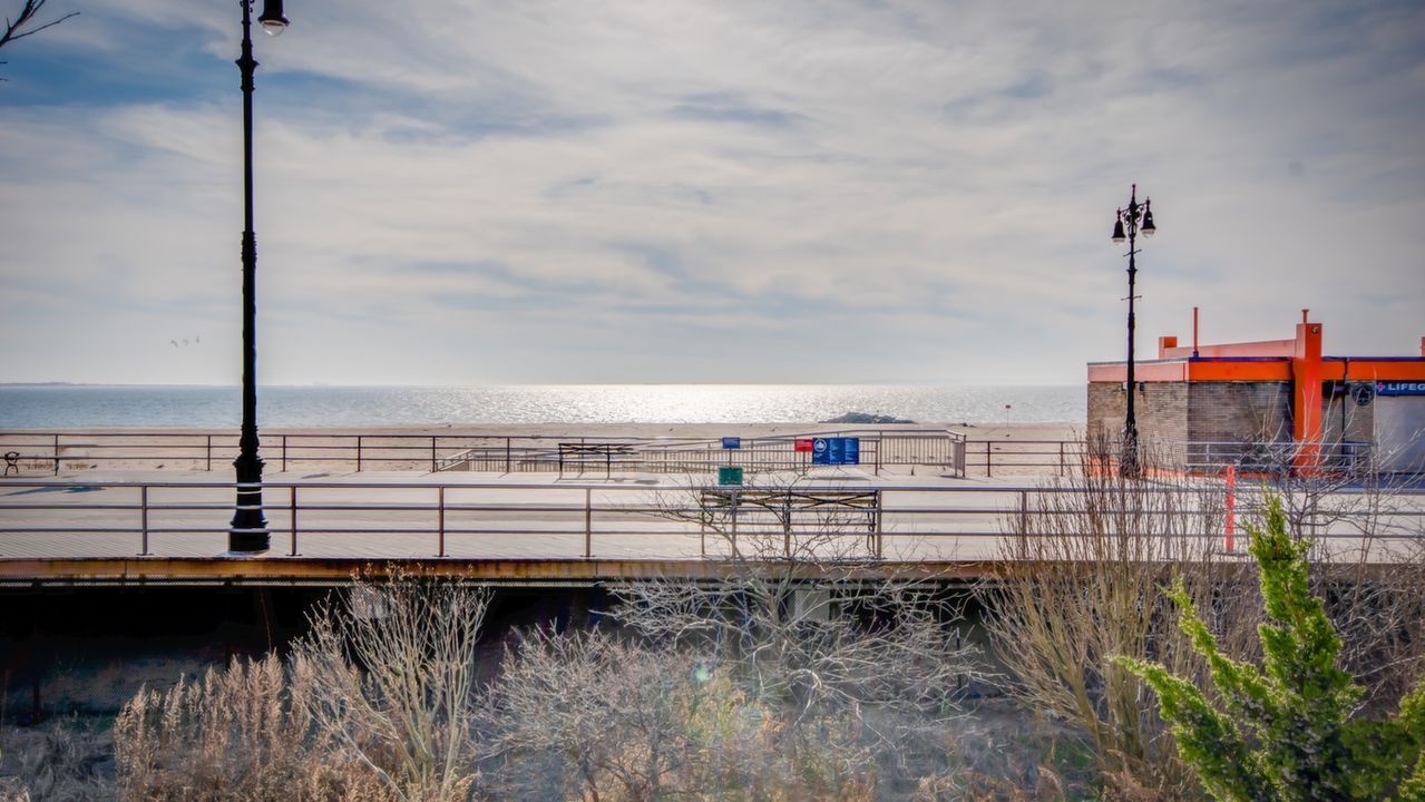 150 Oceana Dr W, Brooklyn, NY, 11235 Scene 4