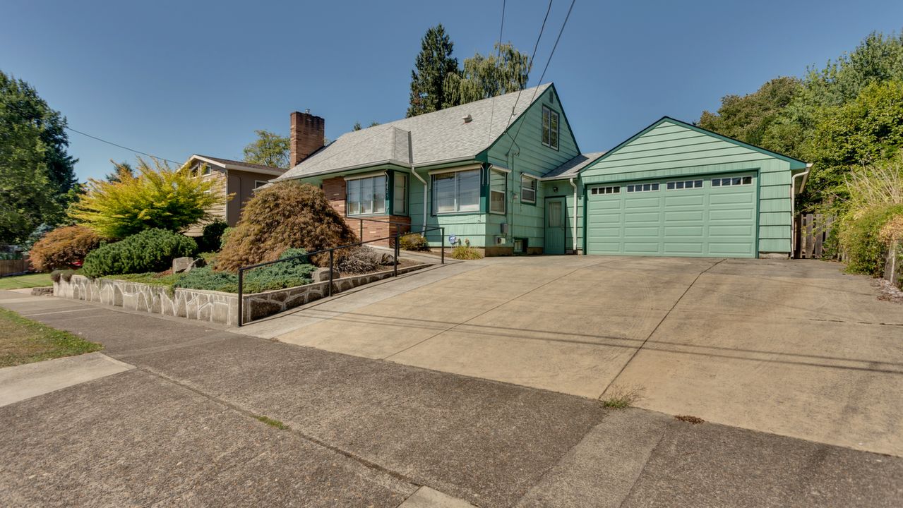 4005 SE Henderson St.,, Portland, OR, 97202 Scene 3