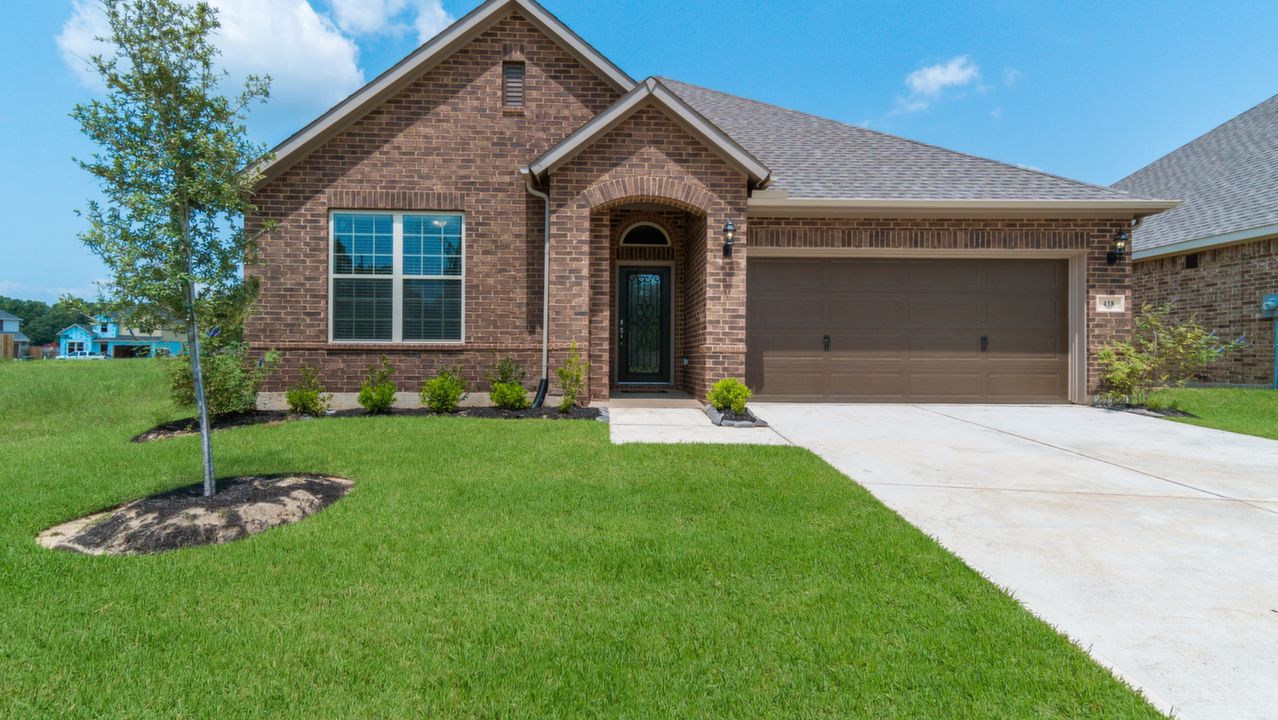 438BeachRoseCrossing_001