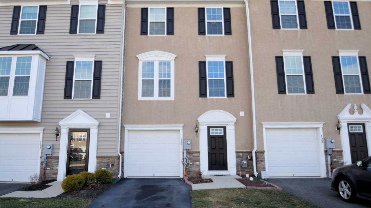 120 Sandpiper Ct, Gilbertsville, PA, 19525 Scene 1