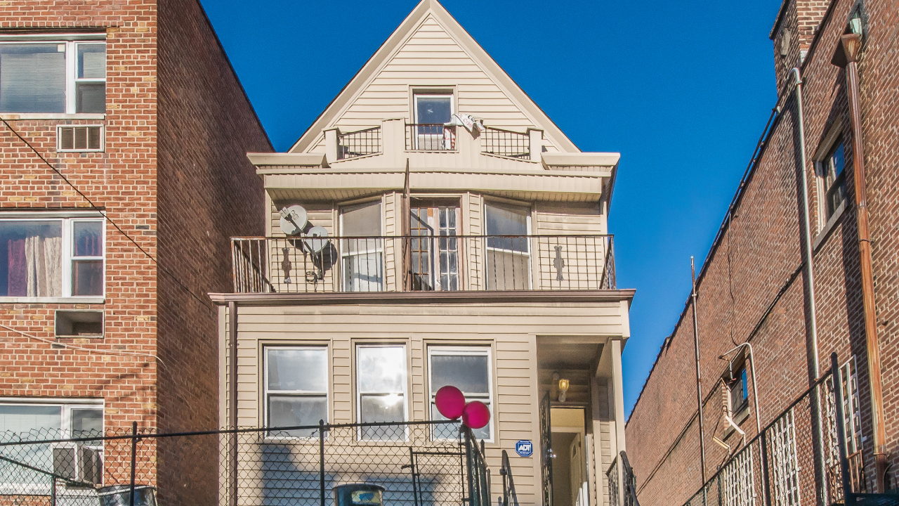 637 E 233rd St, Bronx, NY, 10466 Scene 3