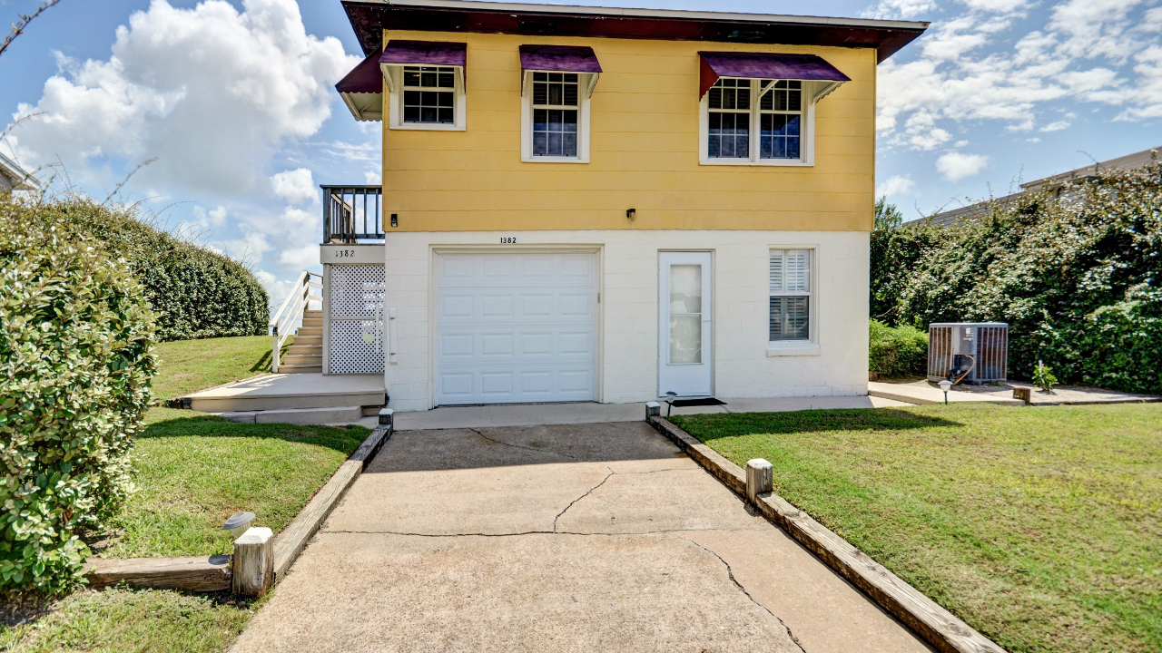 1382 S. Fletcher Ave, Fernandina Beach, FL, 32034 Scene 2