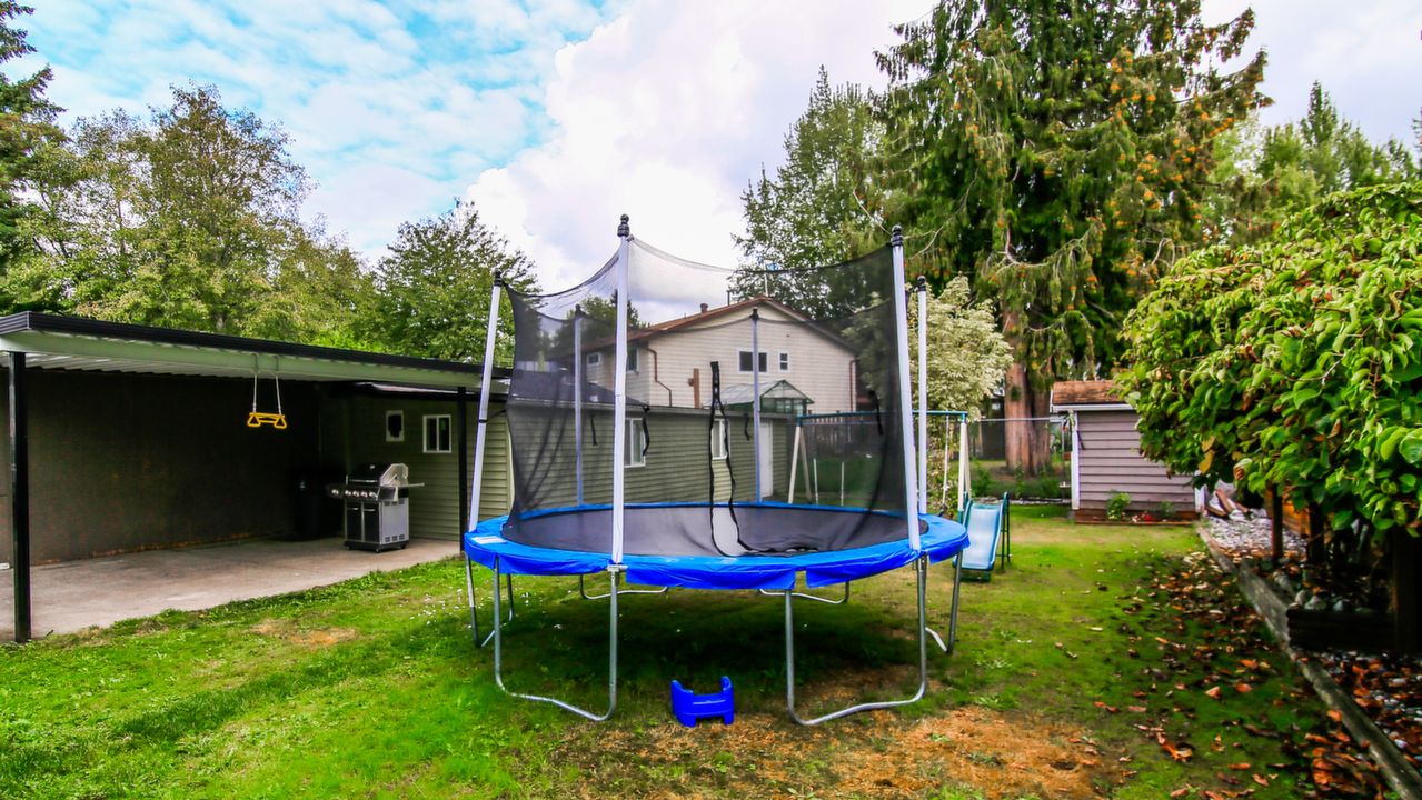 9346 148A St, Surrey, BC, V3R 1B9 Scene 2