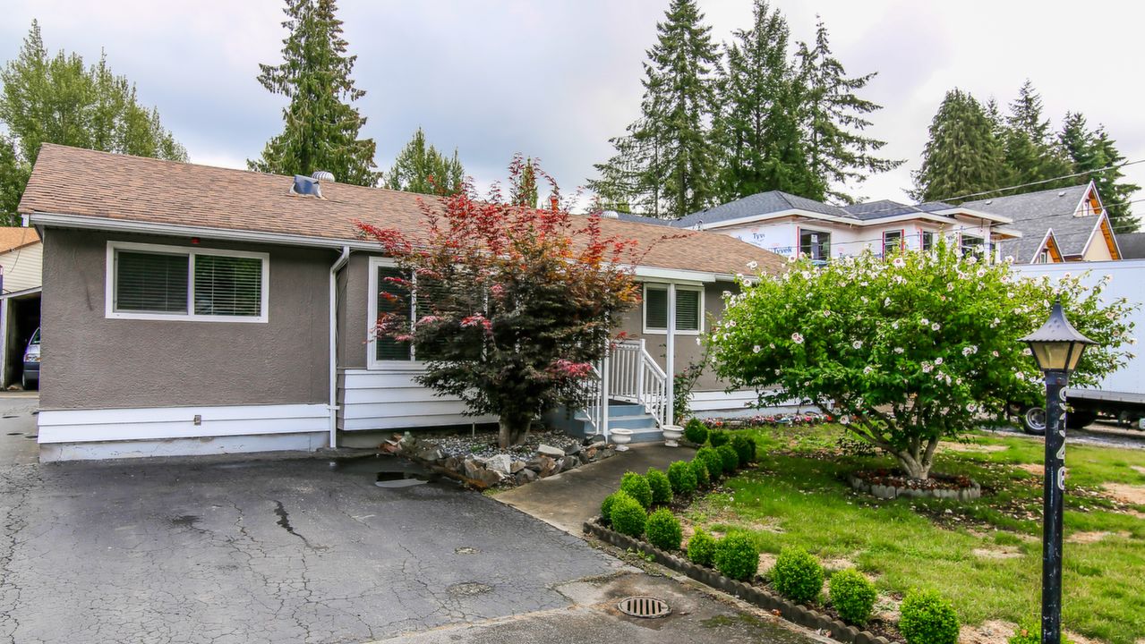 9346 148A St, Surrey, BC, V3R 1B9 Scene 1