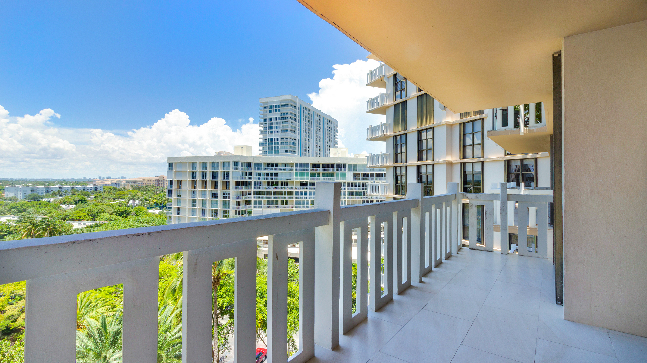 Towers-Of-Key-Biscayne-A805-03