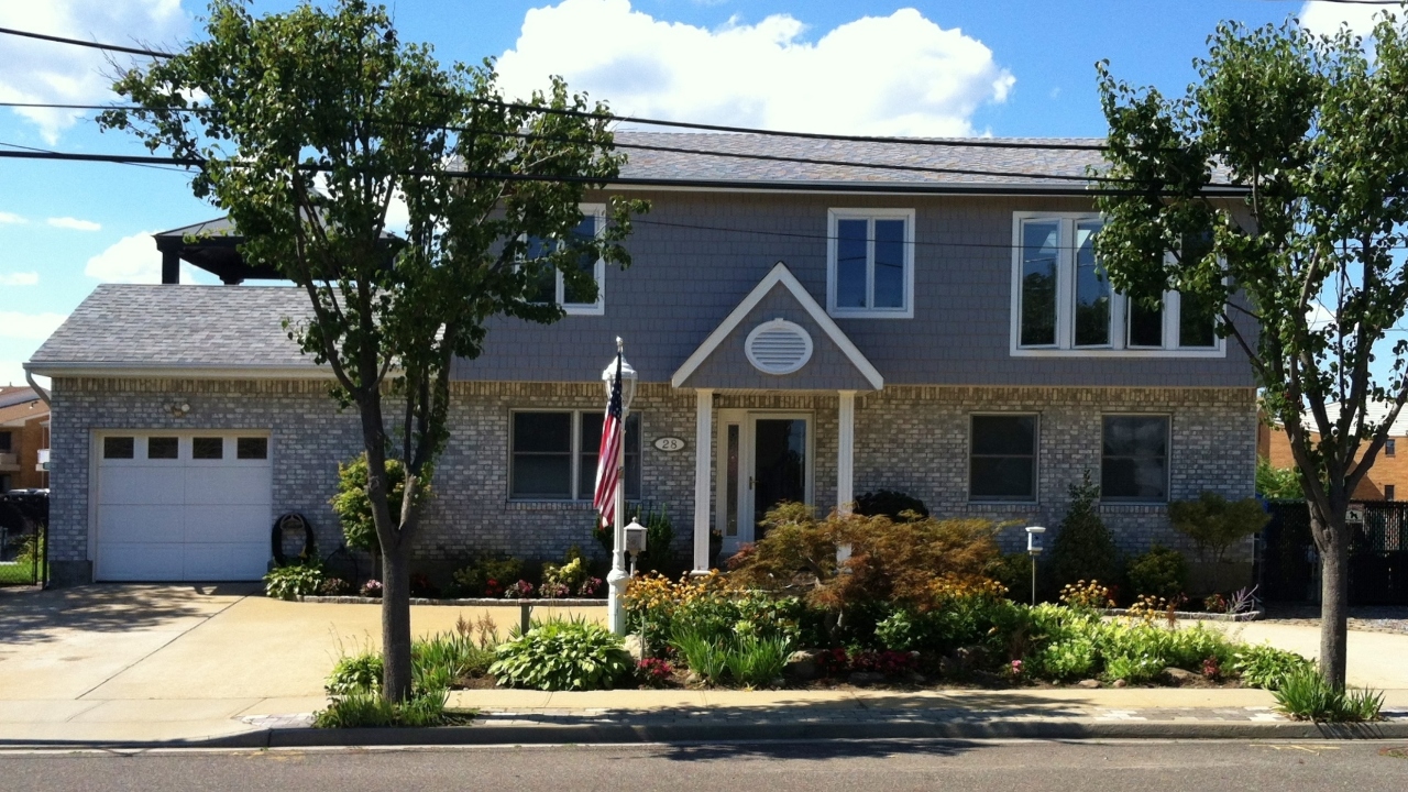 28 Florence Avenue, Freeport, NY, 11520 Scene 1