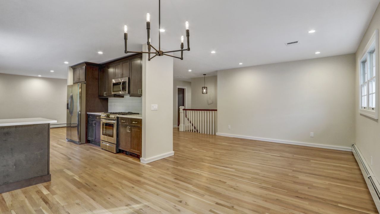 23 Cedarwood Ln, Commack, NY, 11725 Scene 3