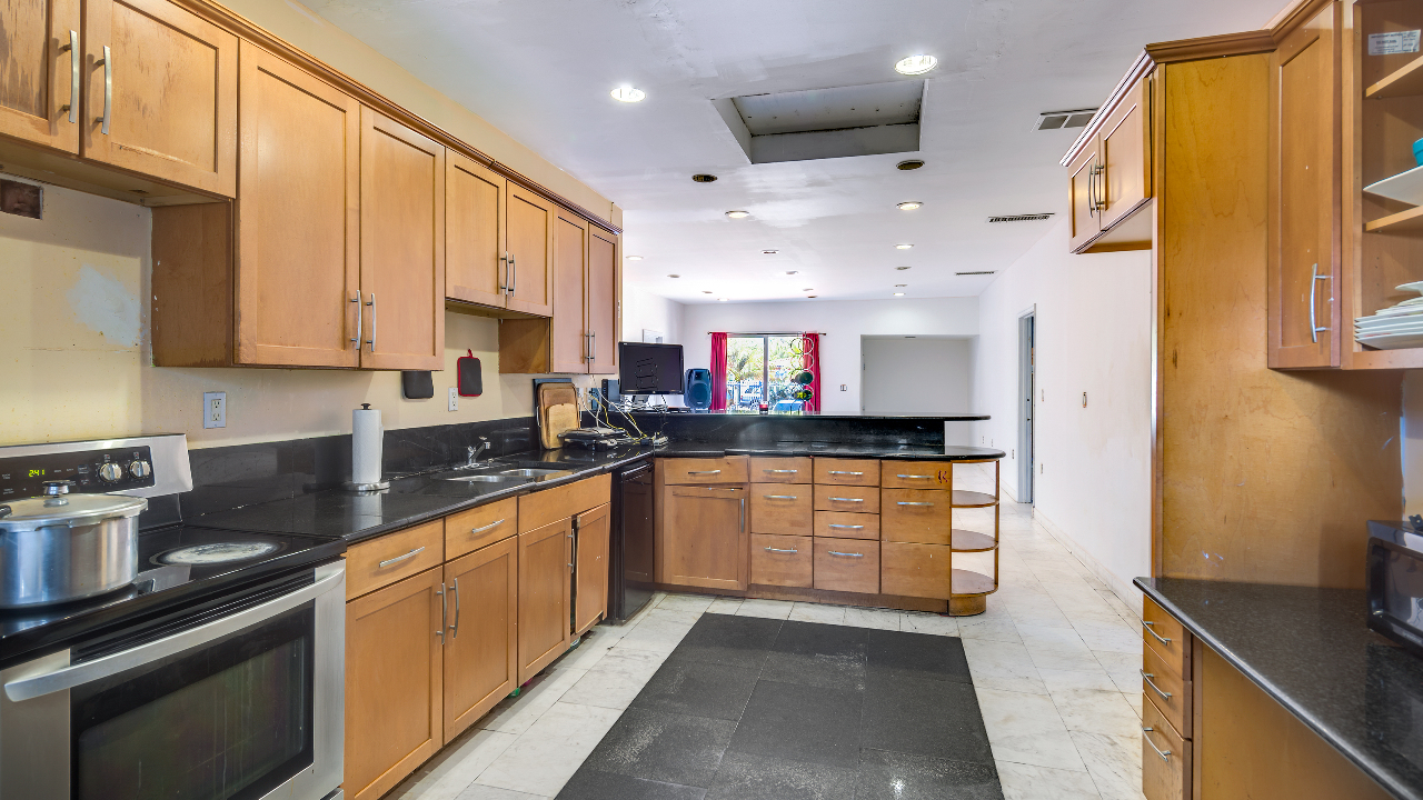 3510-SW-3rd-St-04