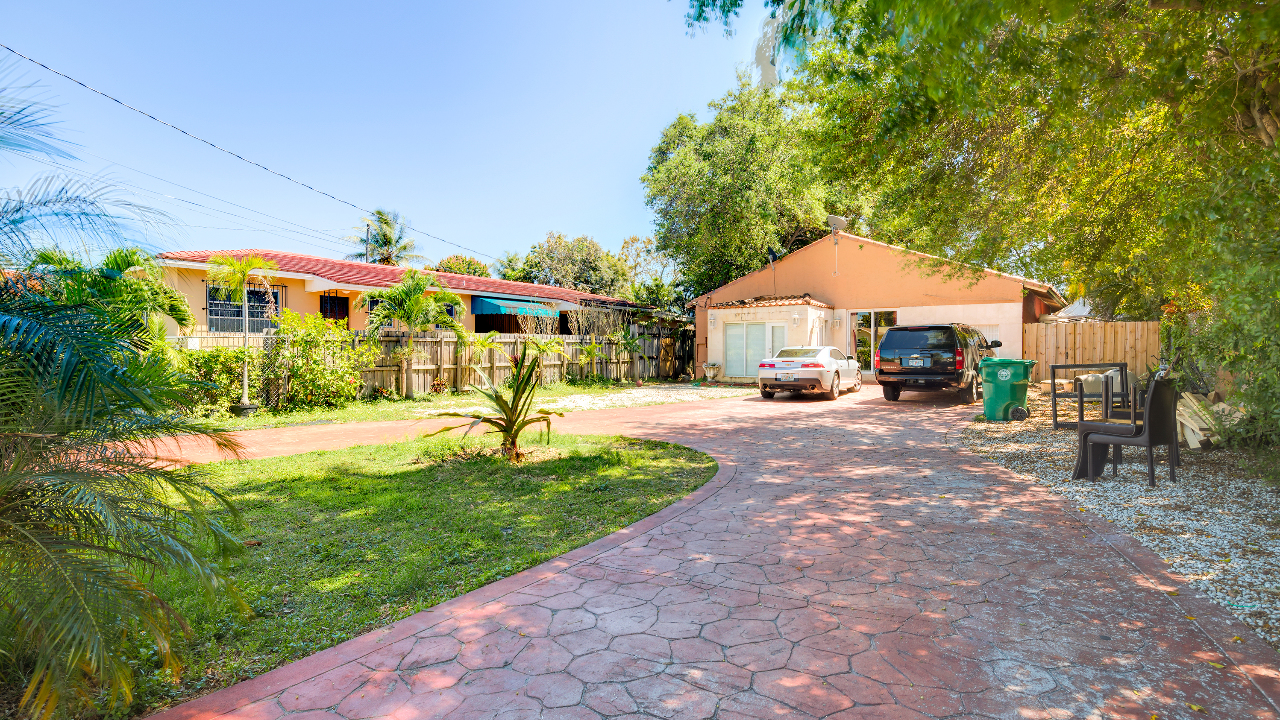 3510-SW-3rd-St-01