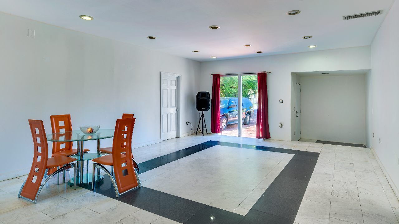 3510-SW-3rd-St-02