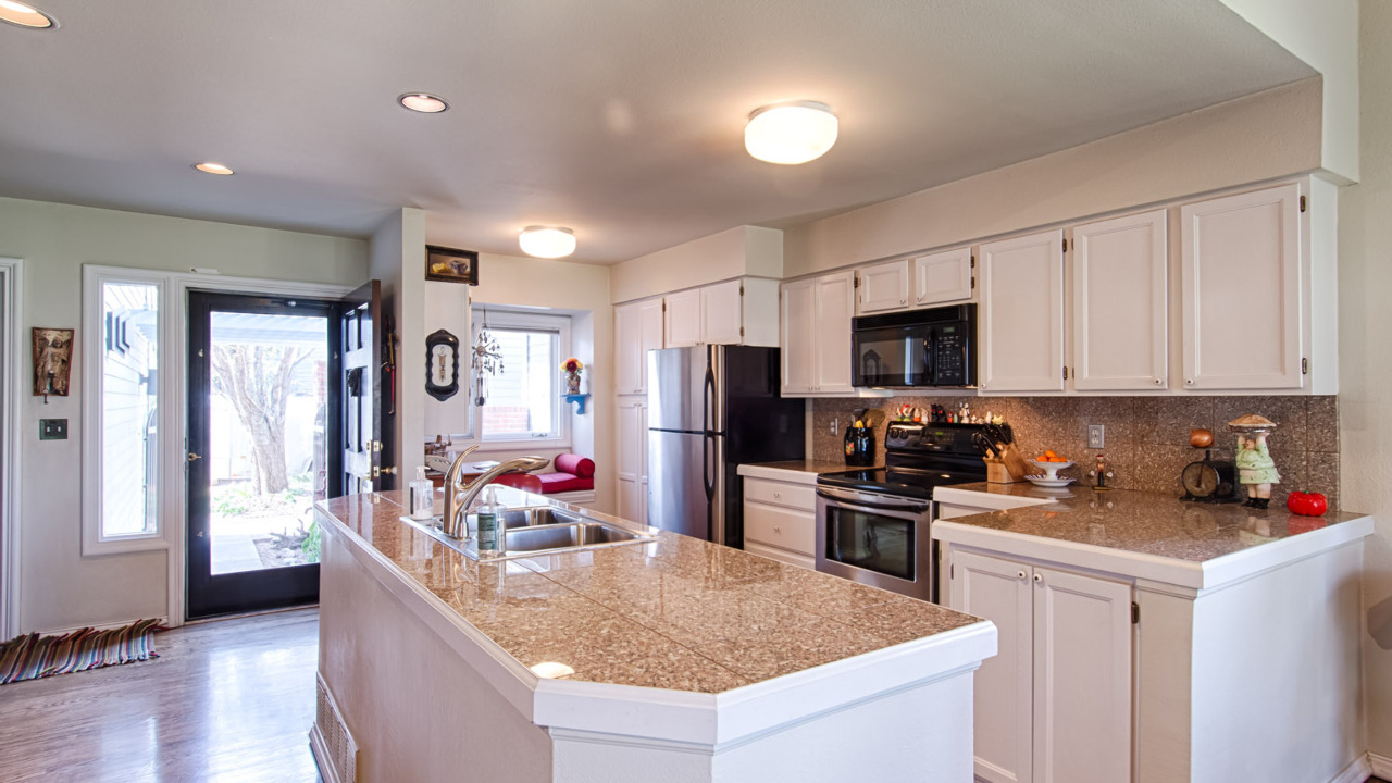 Kitchen with Granite