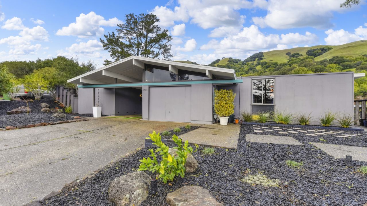 100 Mt Tenaya Dr
San Rafael, CA, San Rafael, CA, 94903 Scene 3