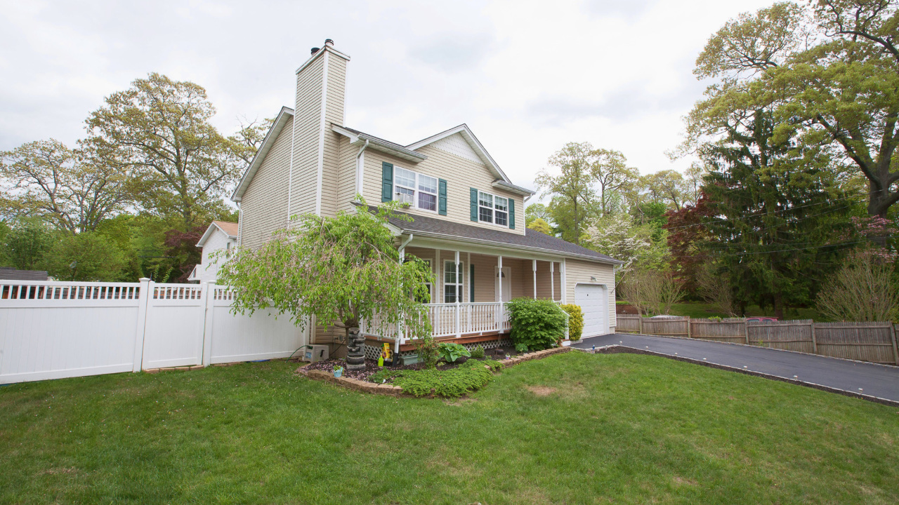 17 Clarendon Dr, Ronkonkoma, NY, 11779 Scene 2