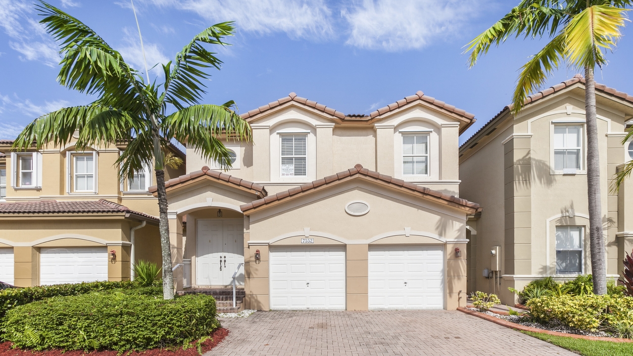 7552-NW-113th-Ct-01