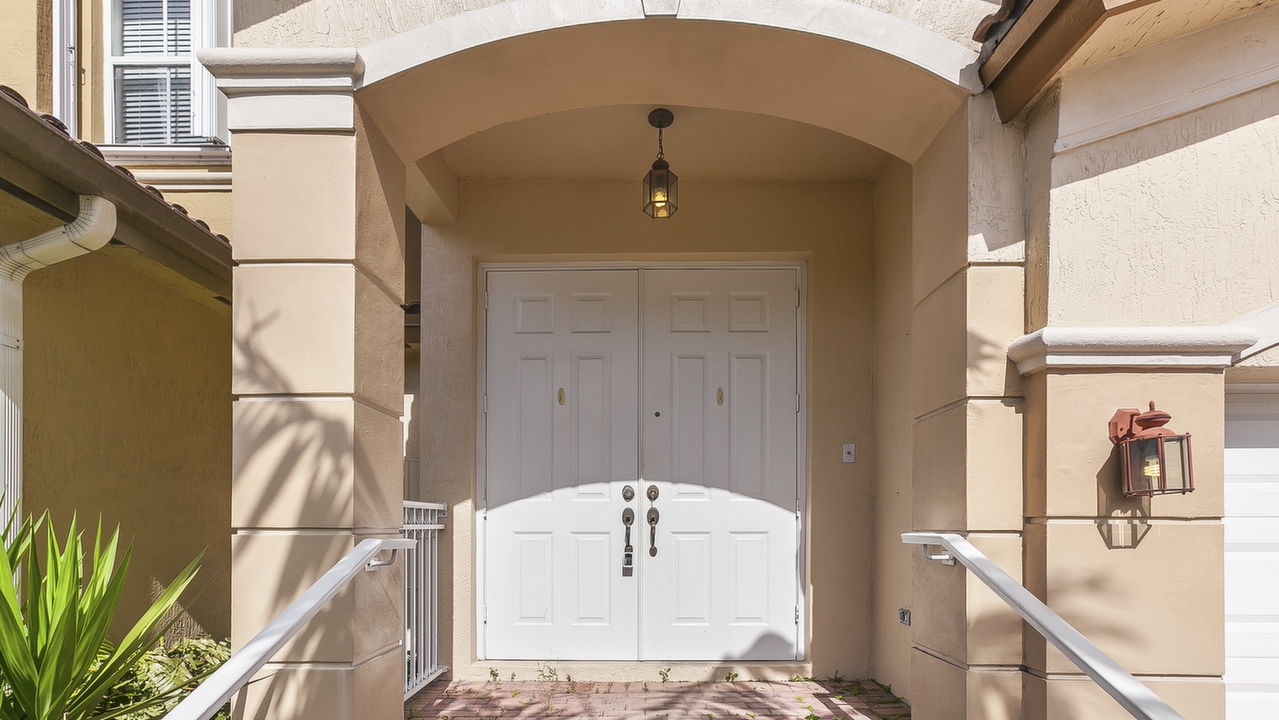 7552-NW-113th-Ct-02